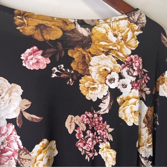 Torrid Black Floral Studio Knit Wrap Peplum Top Size 4 - Picture 4 of 10